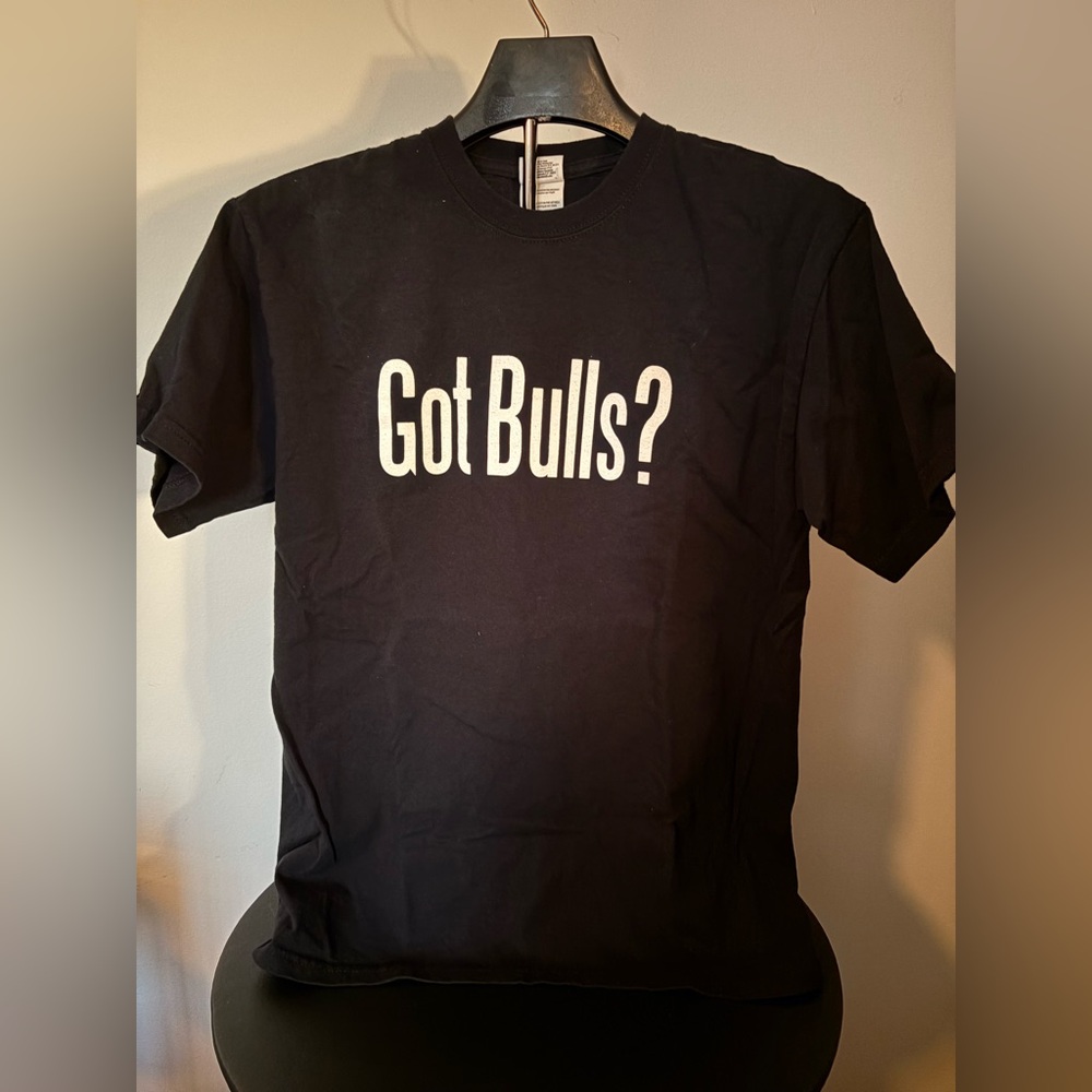 PBR Rare Collectible Black 'Got Bulls?' Chad Berger Bucking Bulls, T-Shirt. Med